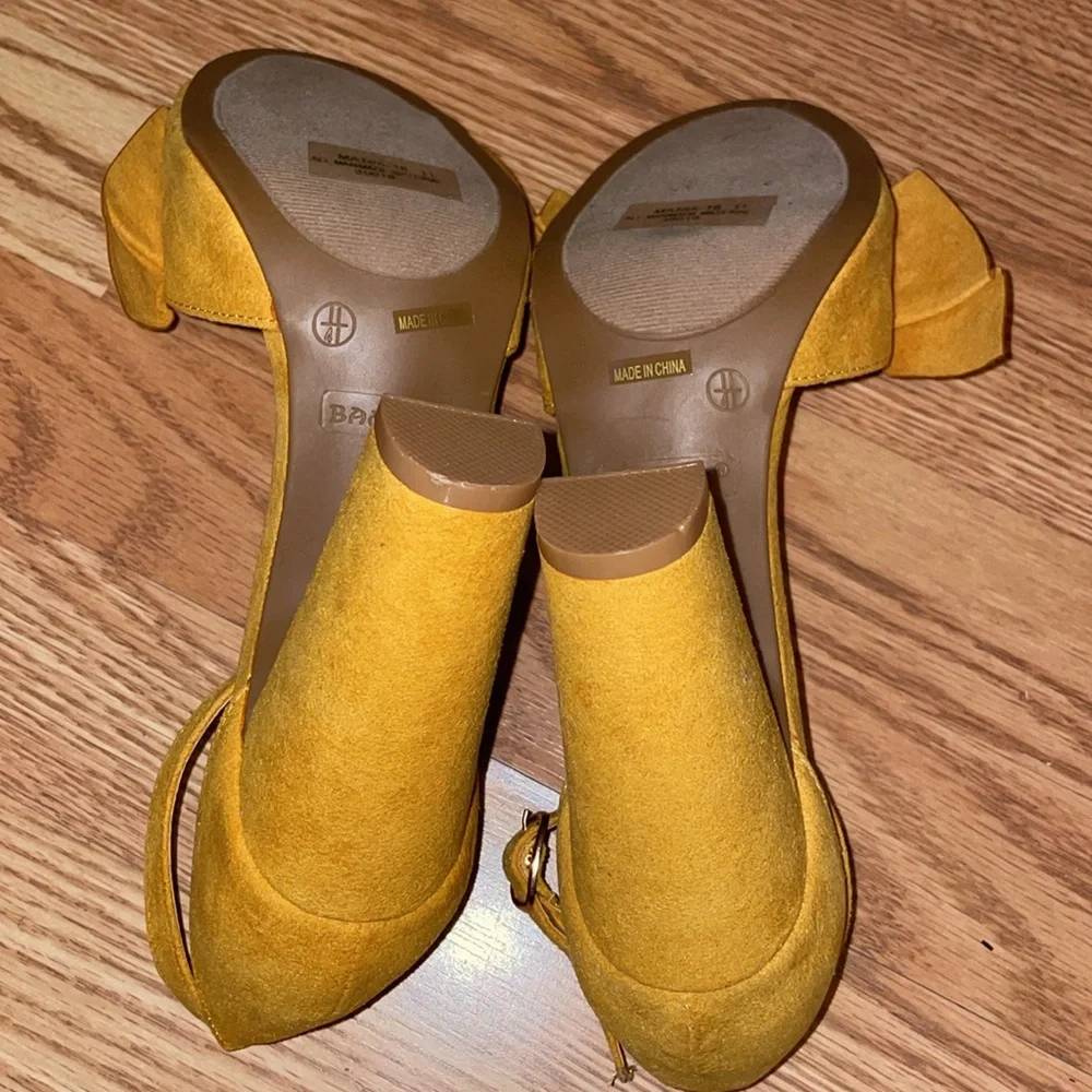 BAMBOO Mustard Yellow Heels with Bow Accent - Picture 11 of 15